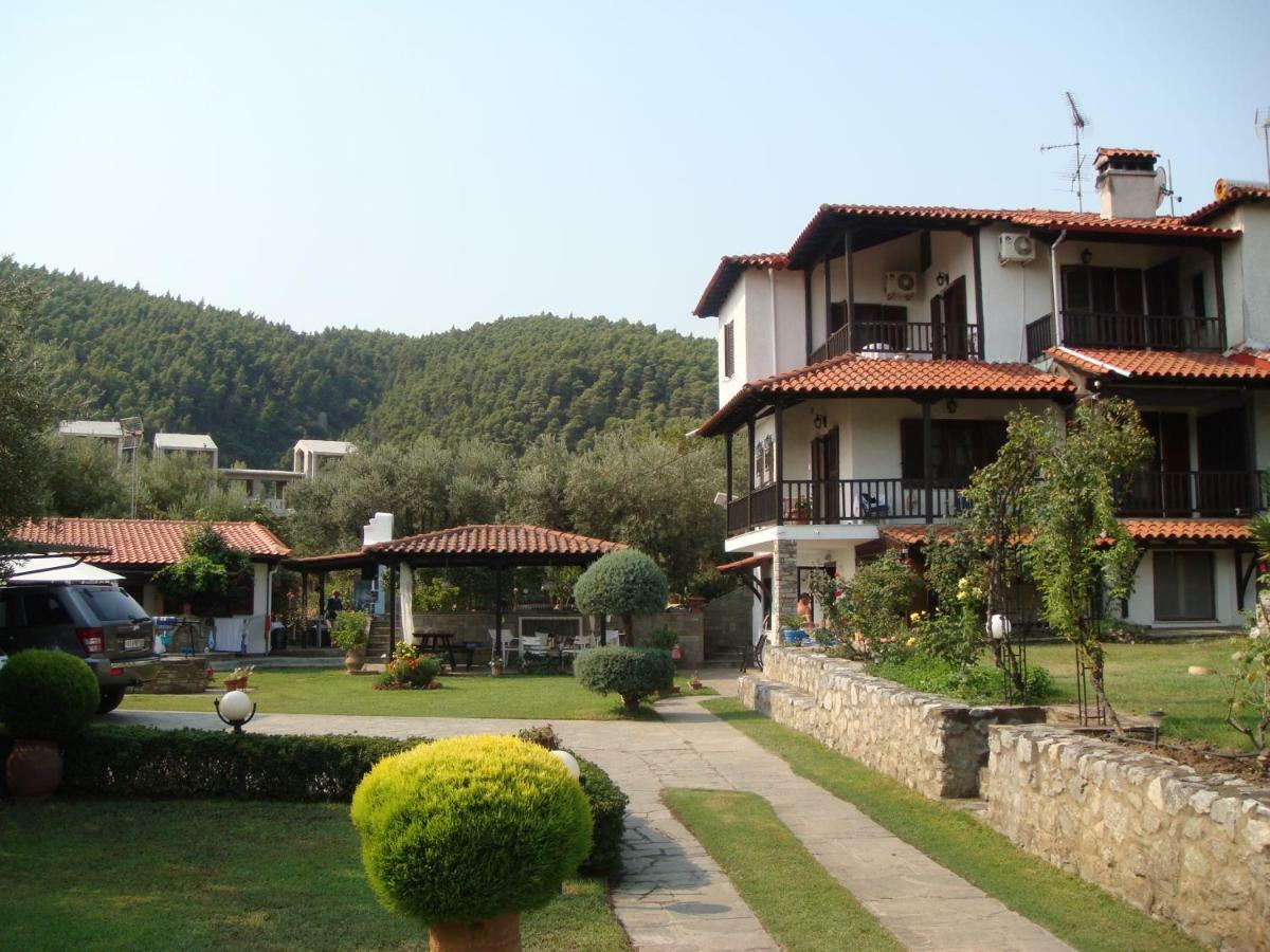 Jenny'S Garden Apartamento Vourvourou Exterior foto