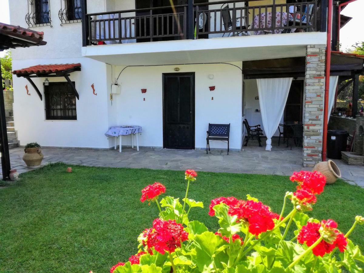 Jenny'S Garden Apartamento Vourvourou Exterior foto
